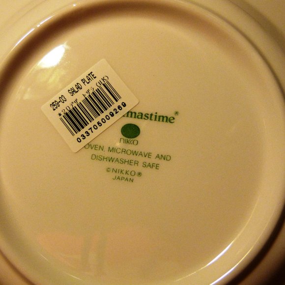 NIKKO Set of 4 Octagonal Christmastime Salad / Dessert Plates Never Used In Box - Picture 5 of 15